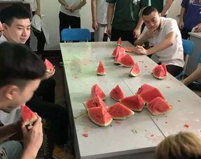 在班级群吃大瓜,揭秘校园里的那些事儿